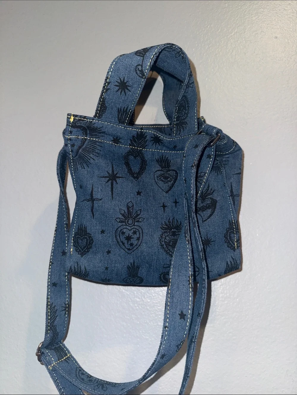 Hija de tu Madre Blue Canvas Heart Print Crossbody Bag